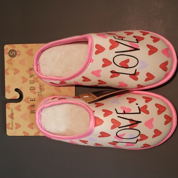 Rae Dunn "LOVE" slippers with heart print - Picture 1 of 5